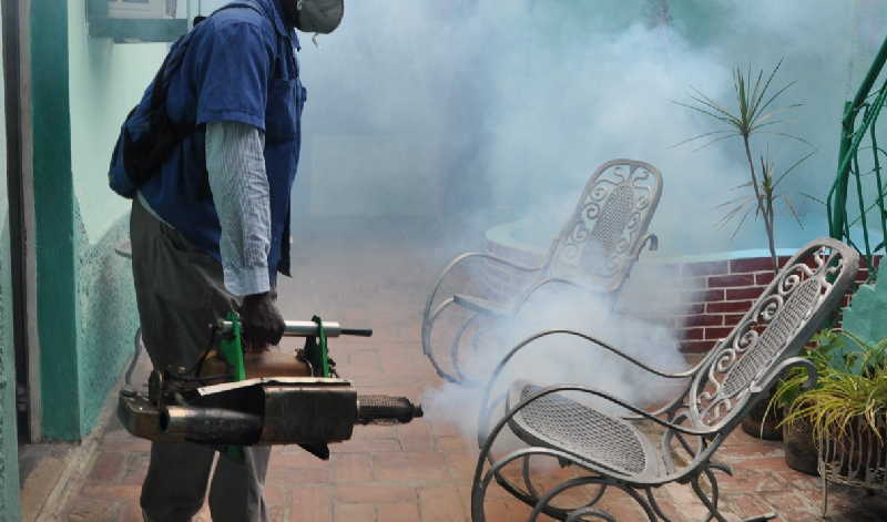 La provincia de #SanctiSpíritusEnMarcha refuerza hoy acciones de prevención y control sanitario con una campaña intensiva de fumigación en sus municipios como respuesta a un escenario epidemiológico marcado por el incremento del dengue y el chikungunya.