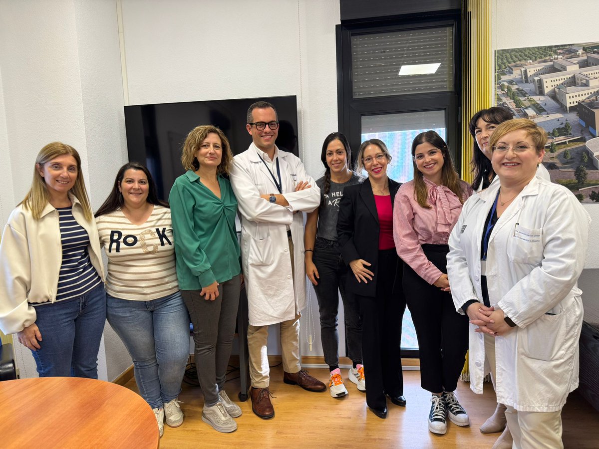 El gerente del Departamento de Salud ha dado hoy la bienvenida a las nuevas coordinadoras de Atención Primaria, tanto médicas como de enfermería.

Queremos agradecer su compromiso, ilusión y dedicación, así como su implicación en la mejora continua de la atención sanitaria.