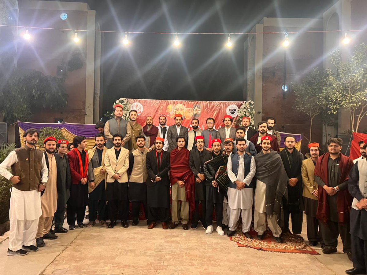 پښتون سټوډنټس فیډریشن پیښور پوهنتون لخوا نووا راغلو ذده کونکو ته د هر کلی دستوره_
#PSF
#PSFUOP