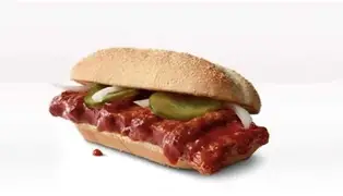 Dentonandsas's tweet photo. Unpopular Opinion: Slap a decent tasting BBQ sauce on anything and it's edible.
#McRib #McShit https://t.co/TeOeu5Ntmj