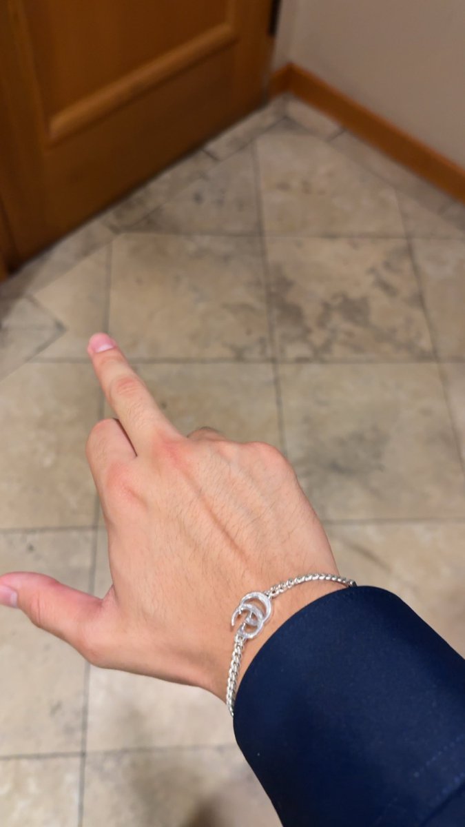 Alpha Banker 💰 tweet media