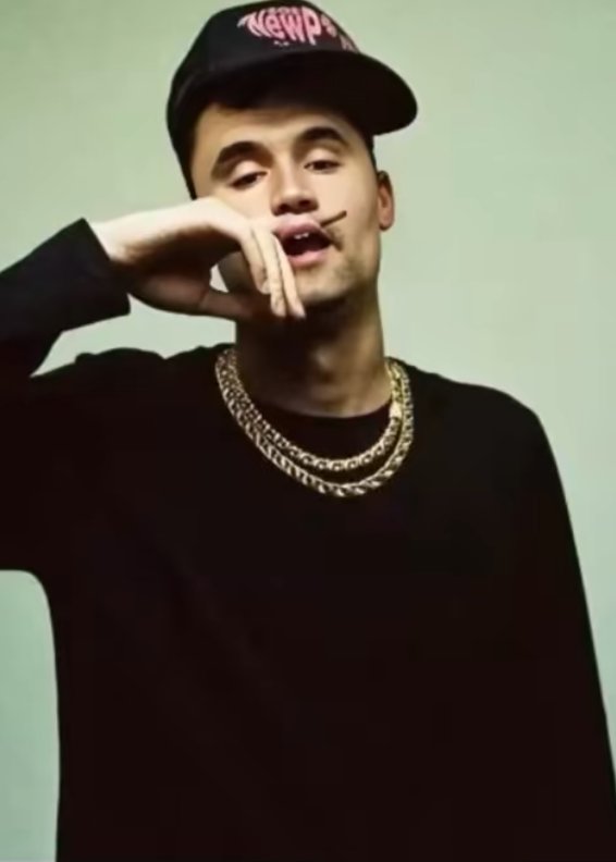 me acaba de dar like un tío con esta foto de perfil