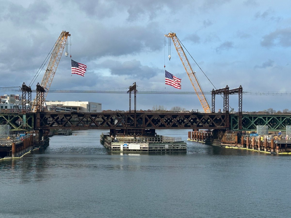 WalkBridgeCT's tweet image. The WALK Bridge Team salutes veterans and service members on this Veteran's Day. Thank you for your service.