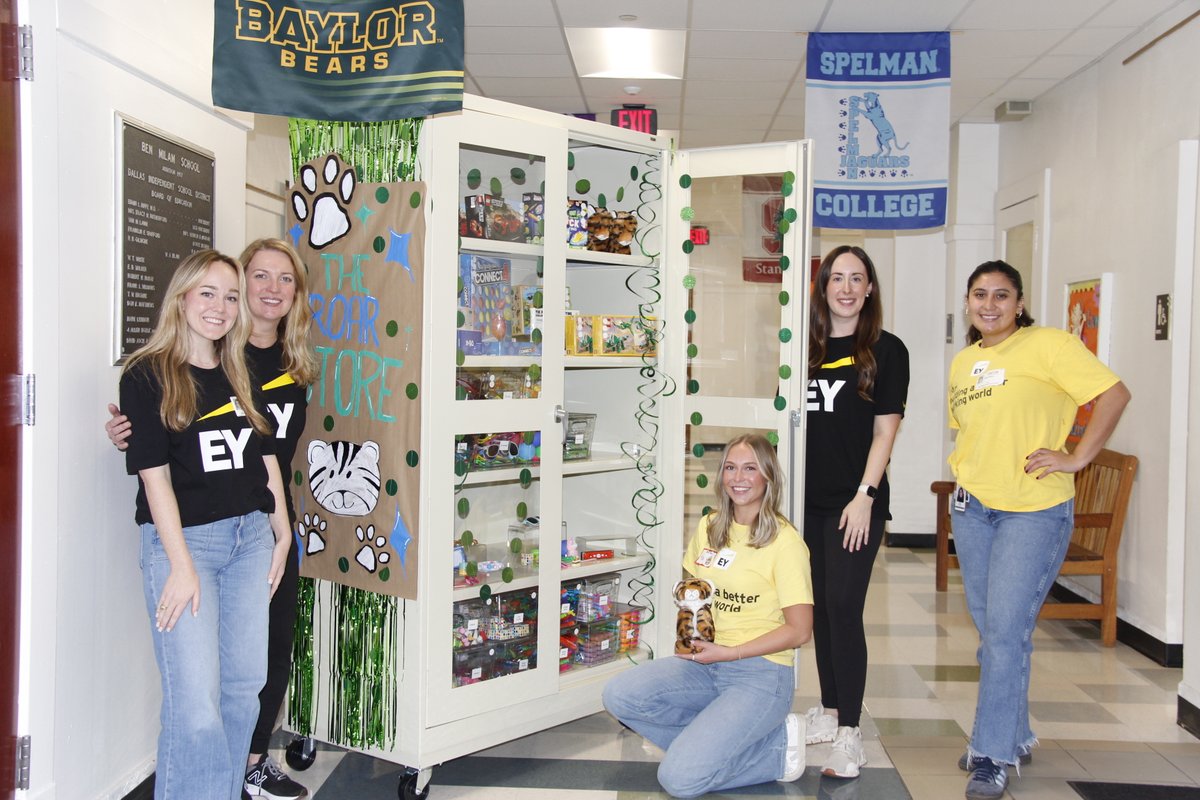 unitedtolearn's tweet photo. Huge thanks to @EY_US for spending #EYConnectDay @BenMilamES! ๐
Volunteers built a spirit store, organized the outdoor learning space, and decorated the teacher's lounge, creating brighter and more inviting spaces for students and staff.
Weโre so grateful for EYโs continued partnership and support of our local school community! ๐โจ
#UnitedtoLearn #CommunityInAction #DallasISD
