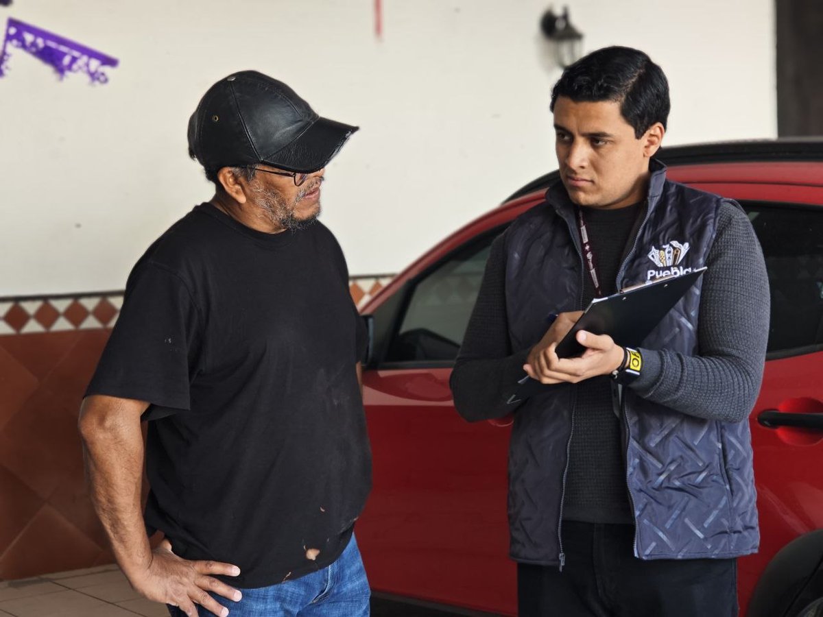Puebla_IMPLAN's tweet photo. 🔊 En Guadalupe Hidalgo, vecinos, vecinas y autoridades demostraron que la seguridad se construye entre todas y todos.

Junto a @SSC_Pue activamos la #RedVecinal:

🤝 Vecindad conectándose y compartiendo contactos.
📋 IMPLAN escuchando necesidades para acciones concretas. https://t.co/FPbOWIyZn4