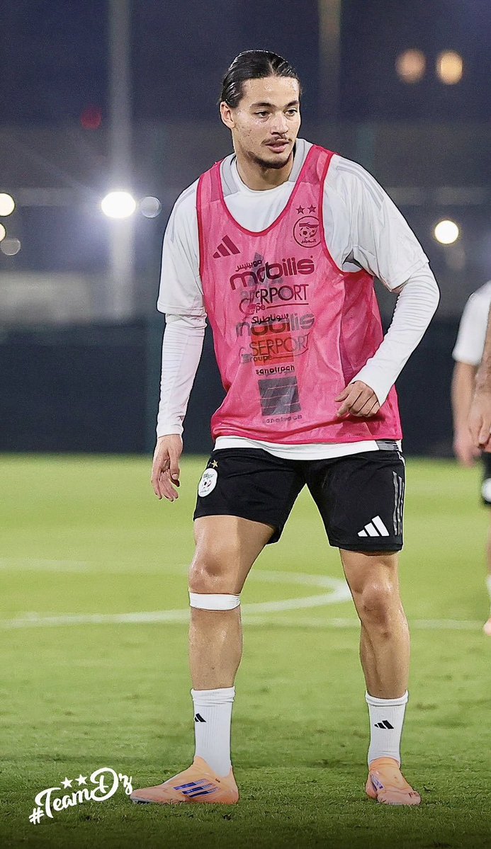 J'espère qu'Anis Hadj-Moussa 🇩🇿 aura sa titularisation pour les matchs amicaux de ce mois de novembre, maximum 70min🤲🤲🤲🤲