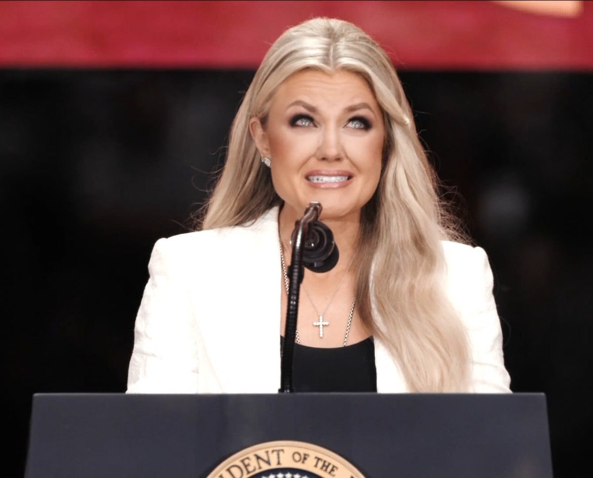 Stand Up For Trump tweet media