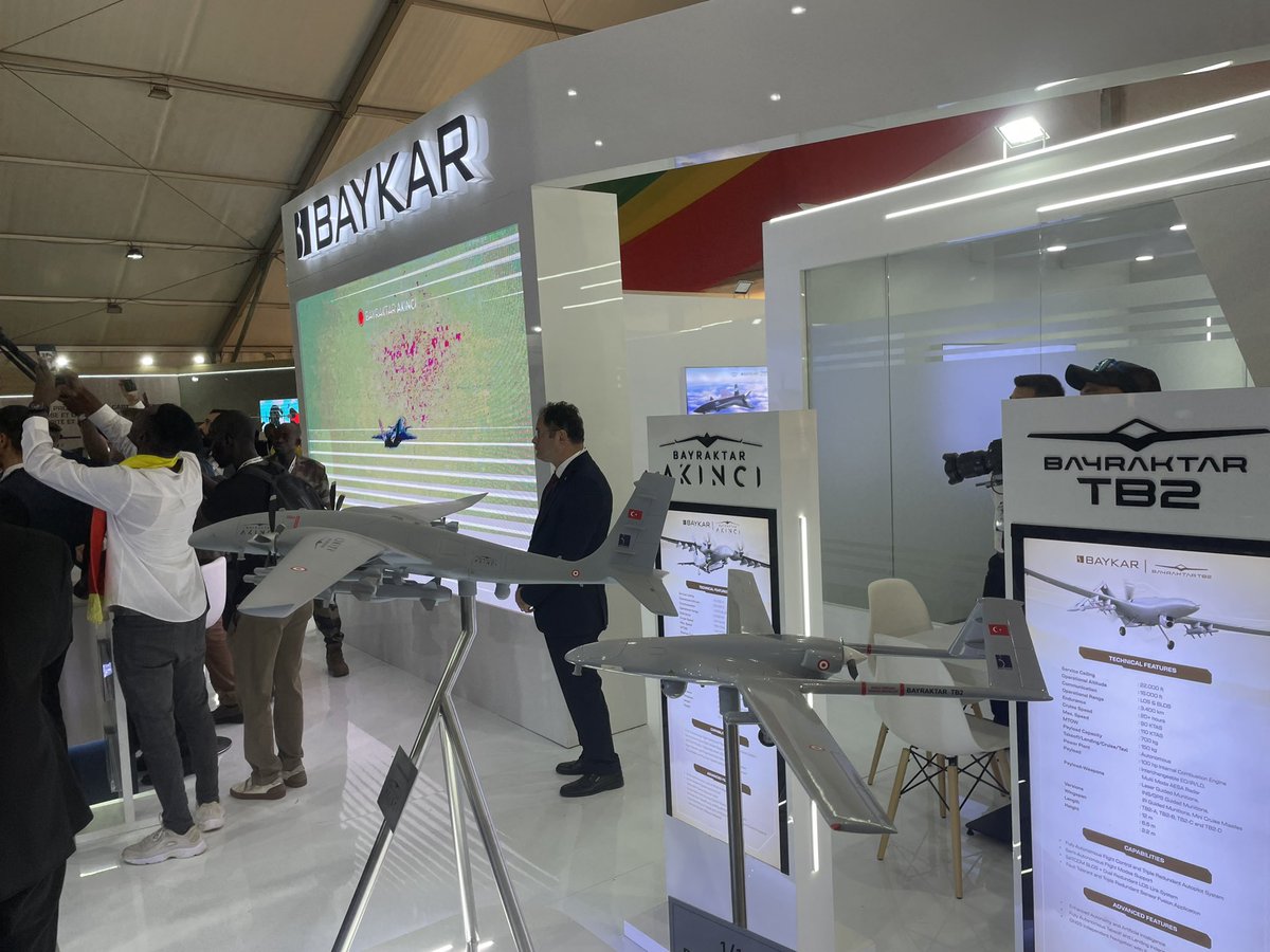 Baba_A_'s tweet photo. #Mali: Ouverture ce matin du salon d’exposition d’armements de #Bamako 2025 (#BAMEX 25). 15 sociétés turcs ont pris part à cette exposition. https://t.co/AcG7UDzHxr