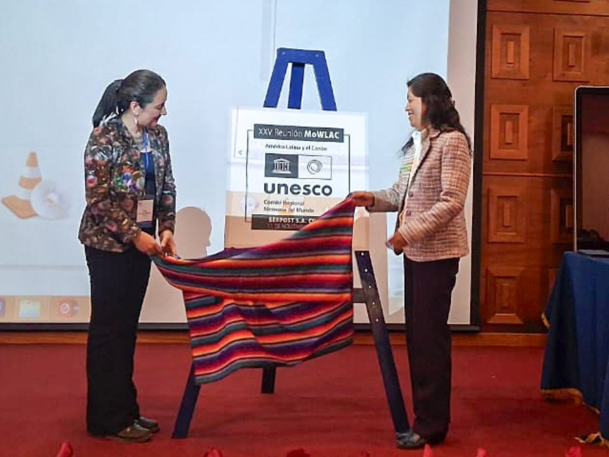 📢 #NoticiasSerpost | Hoy, martes 11 de noviembre, Serpost participó en la ceremonia conmemorativa por el 25.º aniversario de creación del Comité Regional del Programa Memoria del Mundo para América Latina y el Caribe (MoWLAC) de la UNESCO, desarrollada en el auditorio de la