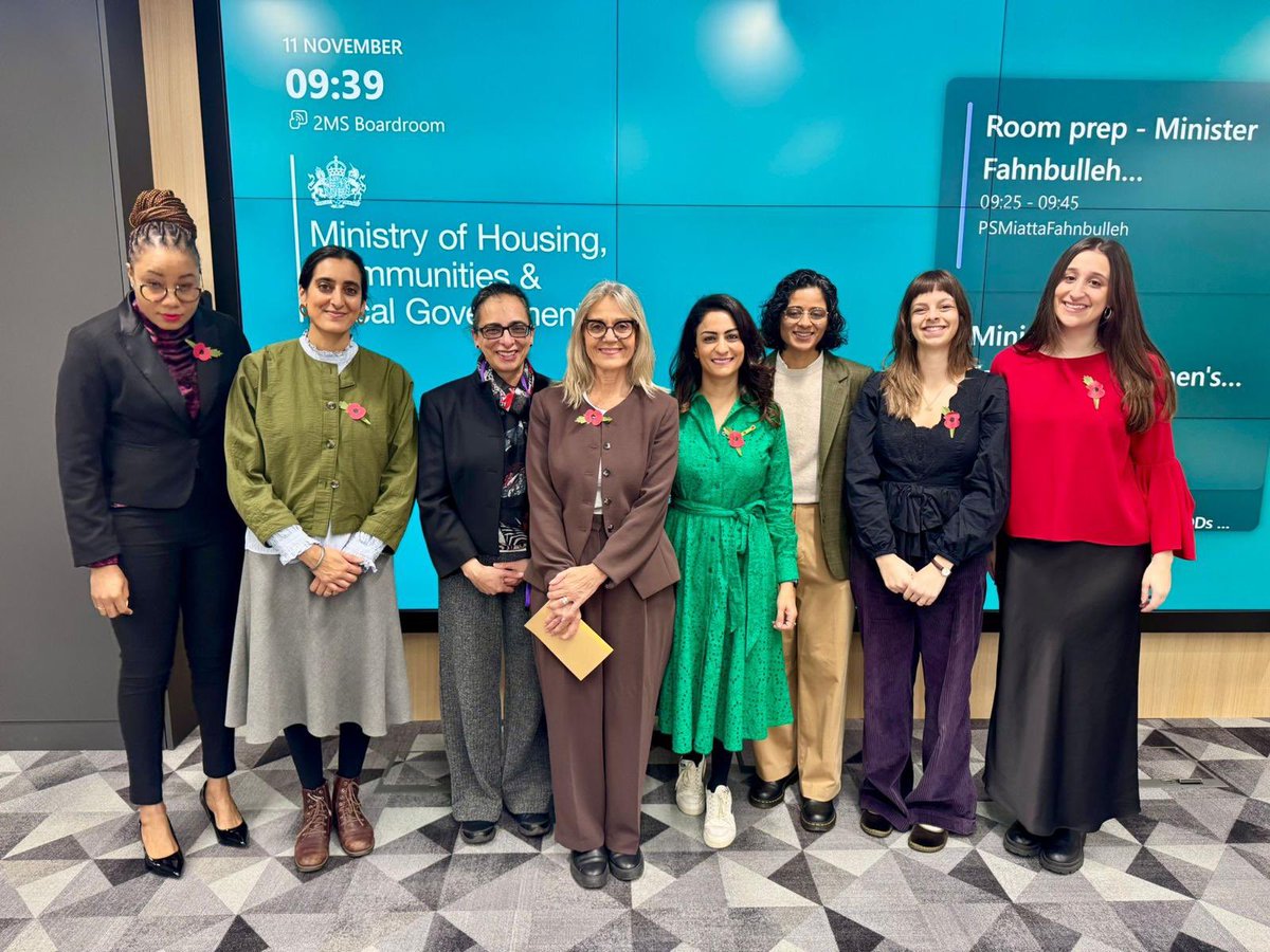 W_faith_forum's tweet image. For #interfaithweek the Women’s Faith Forum brought together young women  who are inspiring and shaping British society. It was an opportunity to celebrate the work we do as women driven by our faith traditions and to celebrate our similarities. Thank you @Miatsf and @SteveReedMP