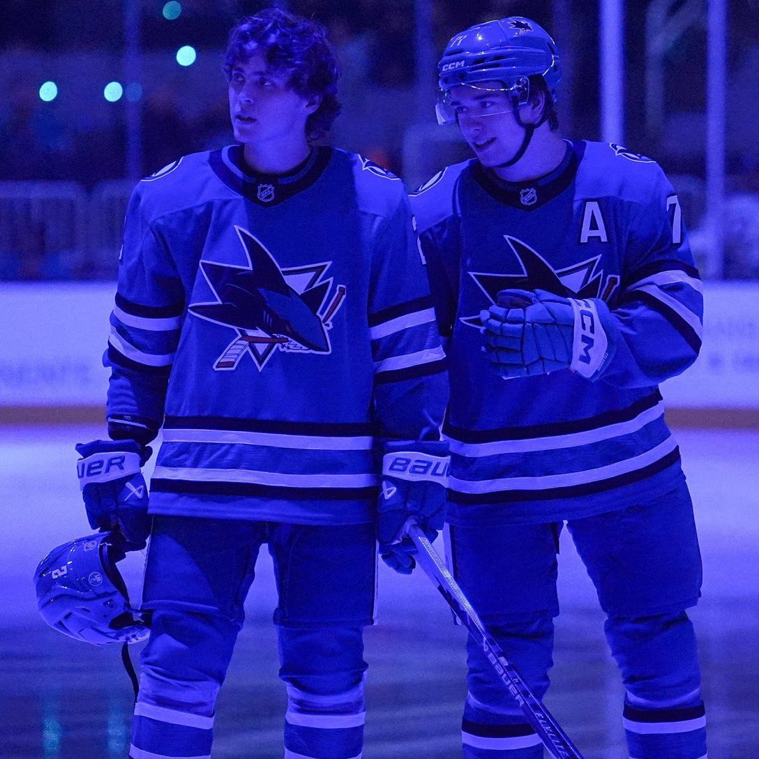 dunnitrightt's tweet image. hi #hockeytwitter !

i’m looking for more moots and friends! 

- my name is morgan &amp;amp; i’m 24 (she/her)!
- my fave teams are : sharks, leafs, and kraken !
- i also love reading, video games, writing, and the outdoors!
- (check pinned for more interests!)