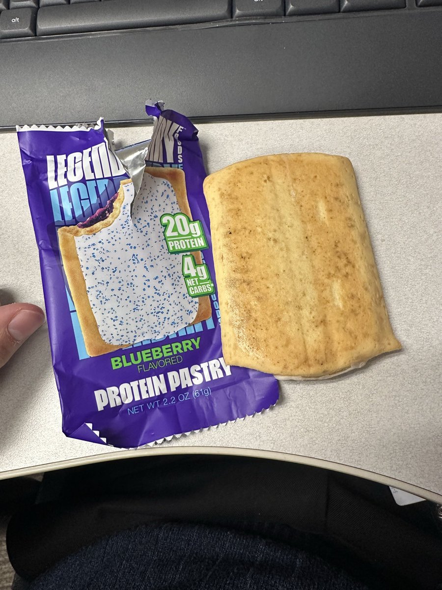 PatrickACapo's tweet photo. @LegendaryFoods1 
What is this abomination? I haven’t used this app in over six years, but I came out of retirement to tell you this stinks.  Nothing like the picture at all. How are you guys in business? https://t.co/04Nn7OQdzQ