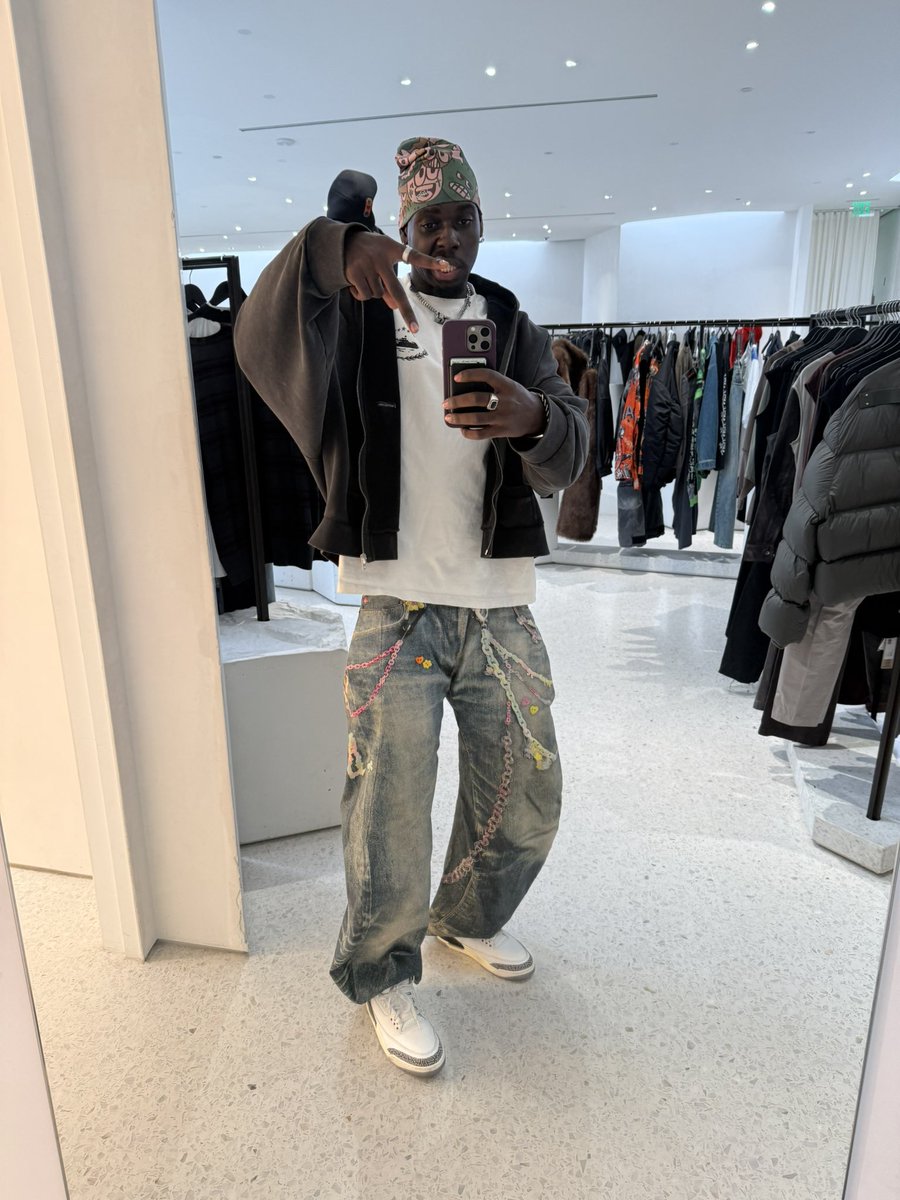 pleighboi tweet media