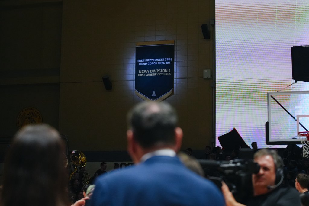 ArmyWP_MBB's tweet image. The best to ever do it, now etched in Army Basketball history forever… 𝐖𝐞𝐥𝐜𝐨𝐦𝐞 𝐇𝐨𝐦𝐞 𝐂𝐨𝐚𝐜𝐡 𝐊

#GoArmy