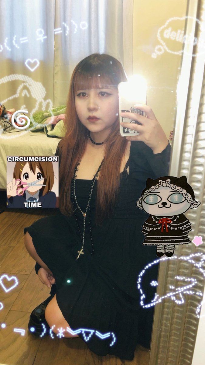 Deadokidoki's tweet photo. Chiquillos sigo viva solo que no he tenido ánimo para hacer ASMR _(:3JL)_  quisiera jugar algo en strimm pero no asmr, como que me saturé XD cómo están ustedes??? :^D los quiero mucho! https://t.co/z982tuUQts