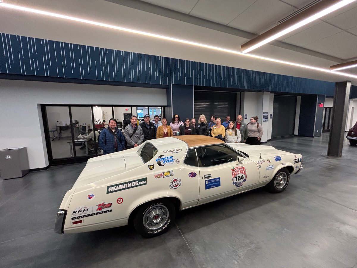 MCCATweet's tweet image. MCCA Leadership Academy is at STLCC–Forest Park today. Chancellor Jeff Pittman presented to the cohort, and we toured the Automotive Center to see hands-on learning up close. #MCCA #LeadershipAcademy #STLCC