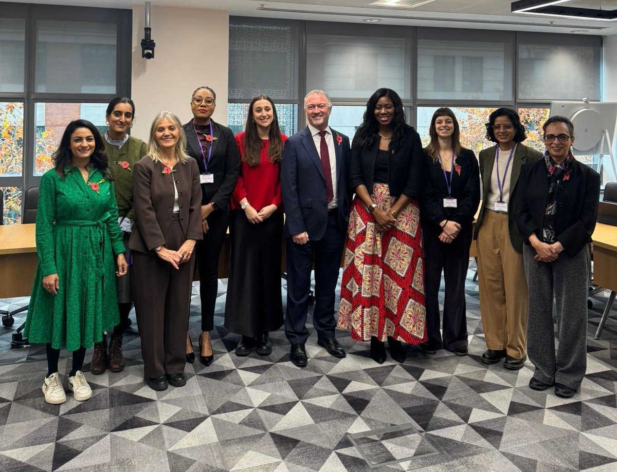 W_faith_forum's tweet image. Today, we explored the experiences, challenges, and aspirations of young women engaged in faith led work across the UK. All particularly poignant at 11am on 11/11 when we focus on building a safer future. @Miatsf @SteveReedMP #interfaithweek #IFW