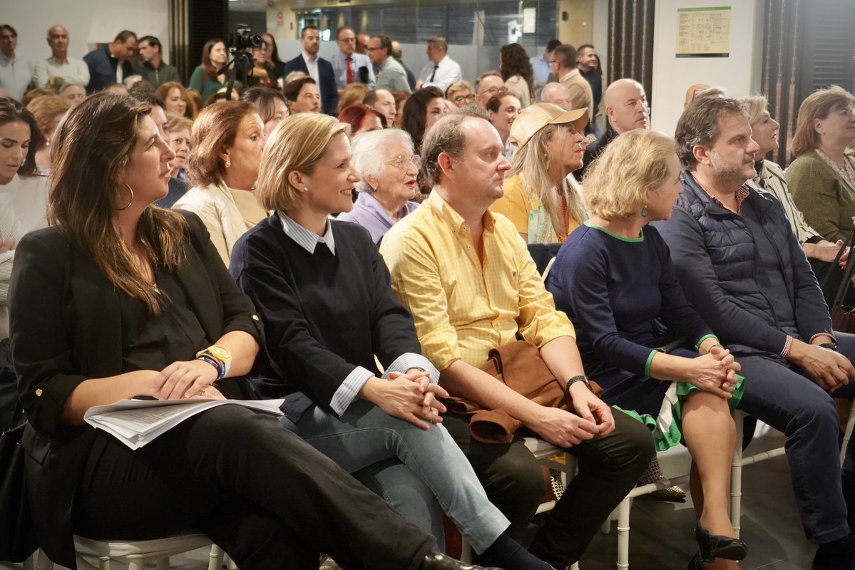 💙Junta Comarcal del Partido Popular en #Badajoz.

🤝 Estabilidad, compromiso y crecimiento para nuestra región. Seguimos construyendo el presente y el futuro #EntreTodos