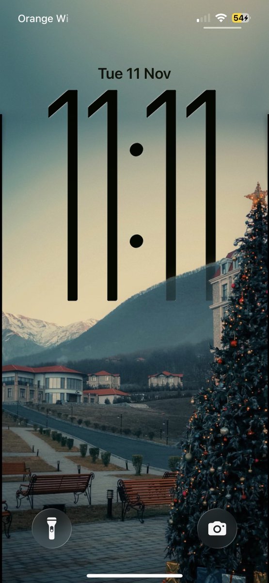 11:11 11/11 

With my wallpapers ♥️