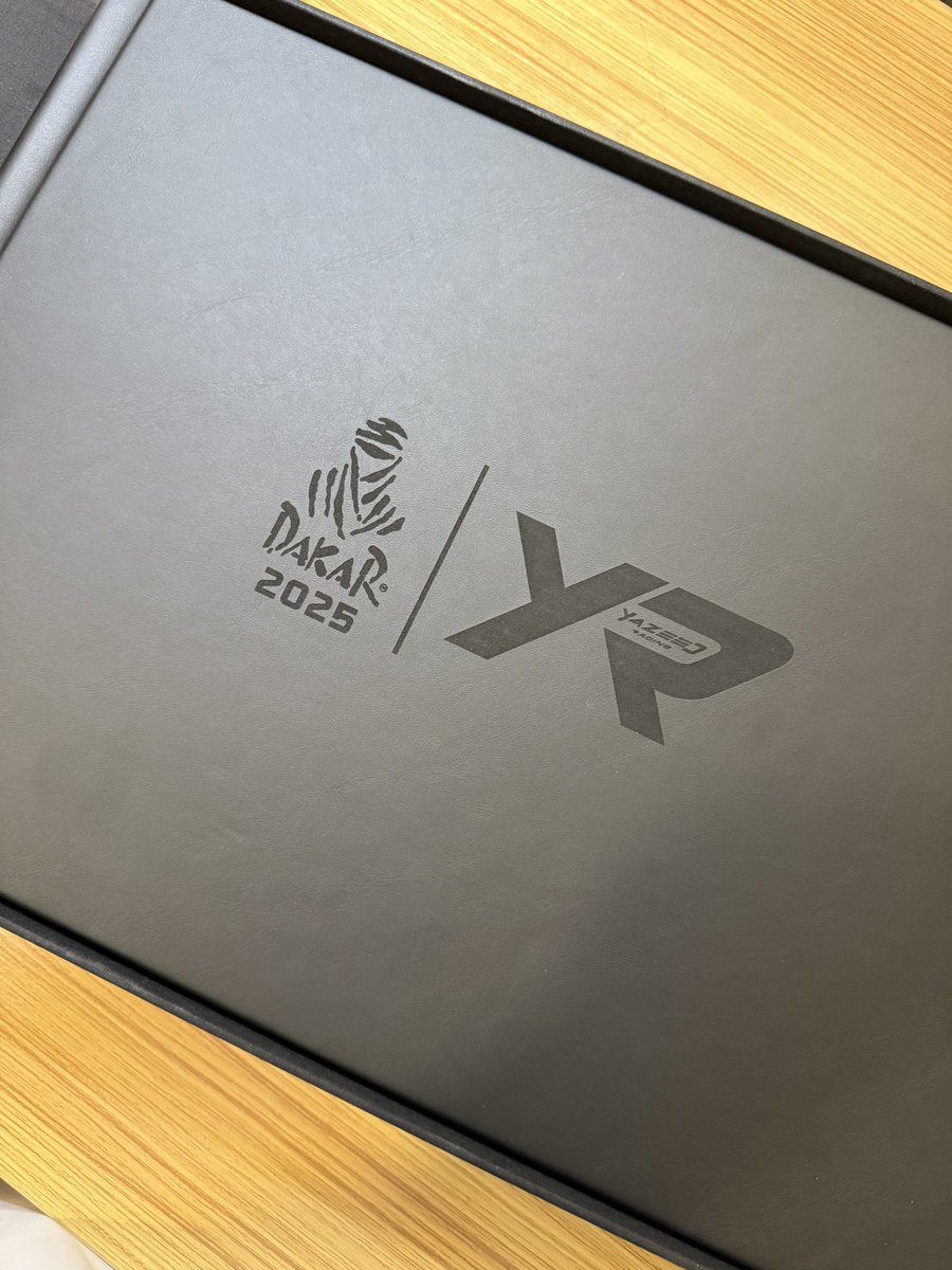 " أول بطل سعودي في رالي داكار 🇸🇦 "

وصلني إهداء من بطلنا العالمي يزيد الراجحي عبارة عن "كتاب يوثّق أبرز لحظات مشاركة بطلنا في رالي داكار 2025". 

وذلك بعد أن سجل التاريخ أول سعودي يتوّج بطلًا لـ #رالي_داكار الأشرس عالميًا ليصبح <a href="/Yazeed_AlRajhi/">يزيد محمد الراجحي</a> واحدًا من أساطير رالي داكار عبر