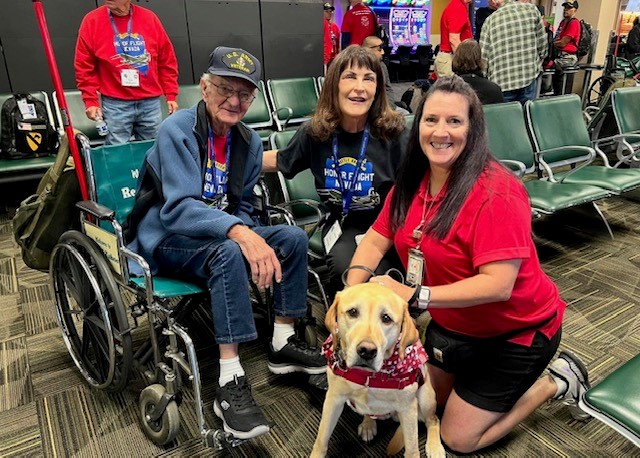 LP_Difference's tweet image. Honoring those who served this Veterans Day 🇺🇸 Thank you, Deborah, and all who support our nation’s veterans. #VeteransDay #LPInsurance #CommunityHeroes