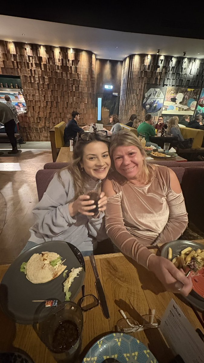 ruffandruby's tweet image. Ace night with some of our crew at @nandos Hanley  celebrating  our CHAPTER 15! 🔥🙏
#workfamily ..