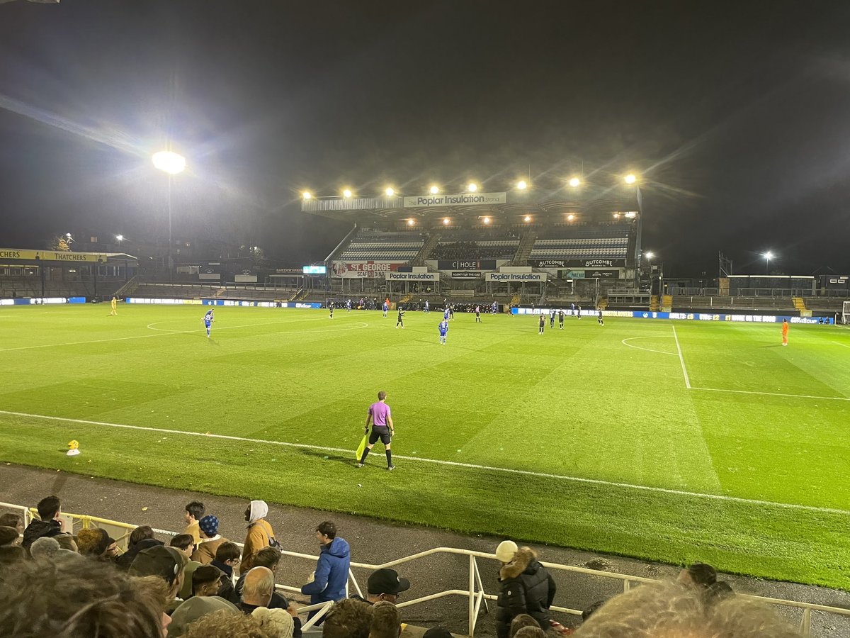 Struggled to break down 10 men for 89 minutes until there goalkeeper gifted us the win. 

If only we could play in cup competitions every week, 4 unbeaten (3 wins &amp; 1 draw).

Top of the league gas though, I’ll take it 🏆 

#UTG