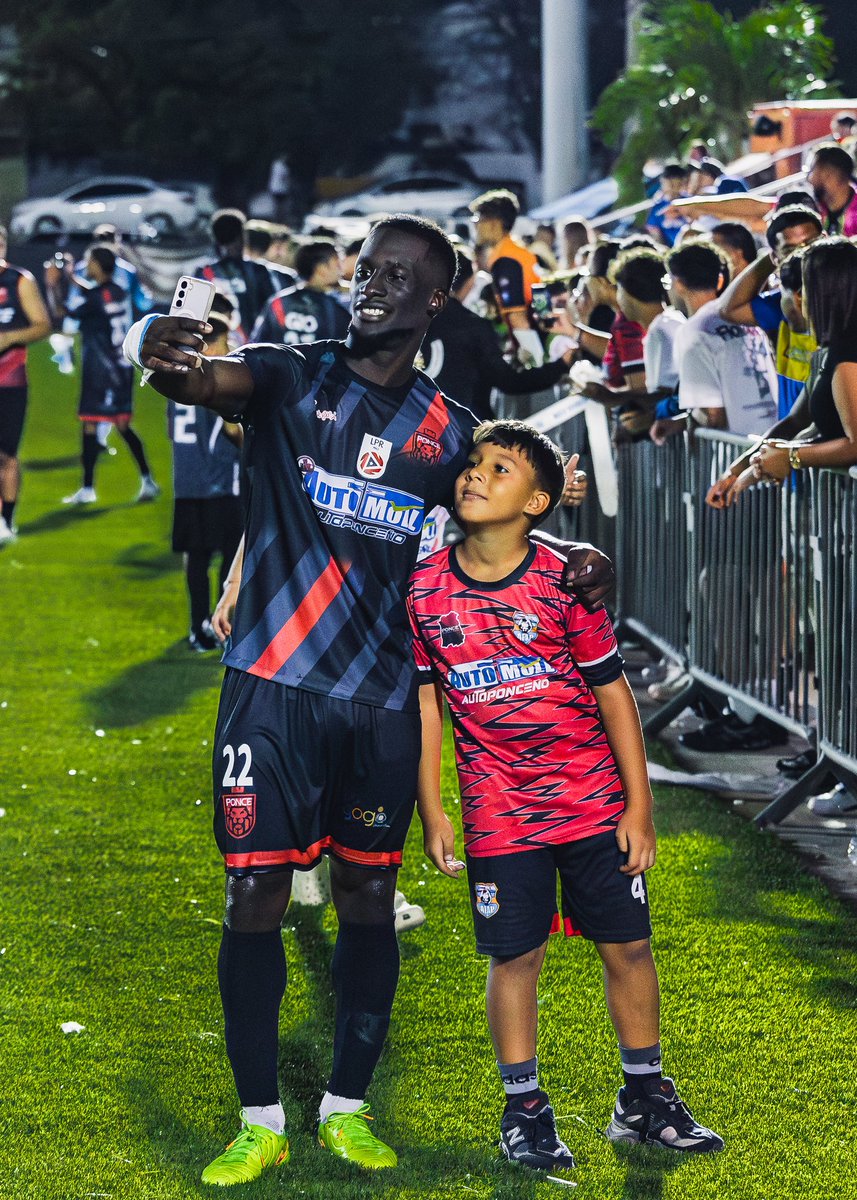 kingkoffi_'s tweet photo. 🔴🖤 https://t.co/YXBj3ujbzz