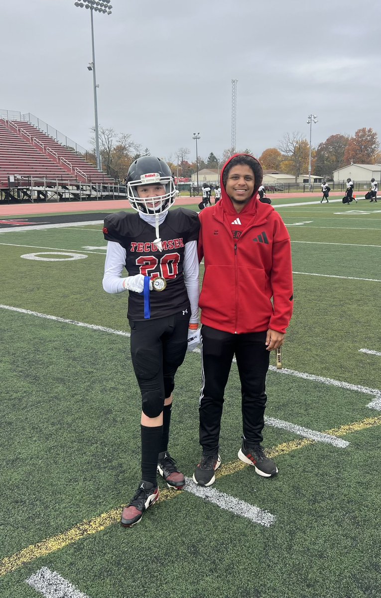 Ashton_Slater7's tweet photo. Thanks @CoachWalk14 and the entire @TecBronchosFB football coaches for making this place feel like home. Thanks for a great season #agnb #wtw #family https://t.co/7tkFUdqw5V