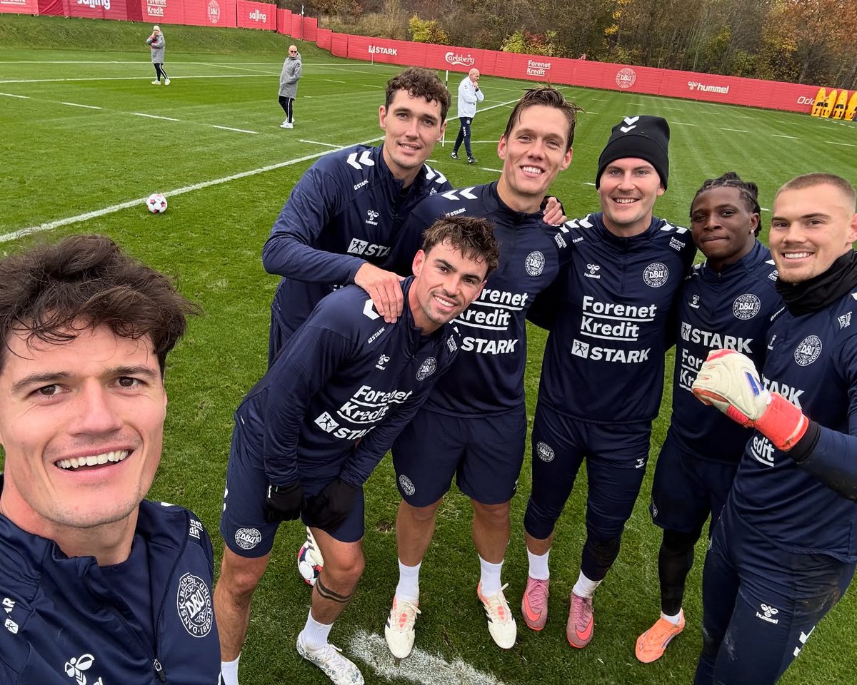 footomnews's tweet photo. Matt O'Riley
Sélection Danoise 🇩🇰
#TeamOM #MattORiley
©️ Équipe Danemark de football 🇩🇰⚽ https://t.co/hcPzyOPyUP