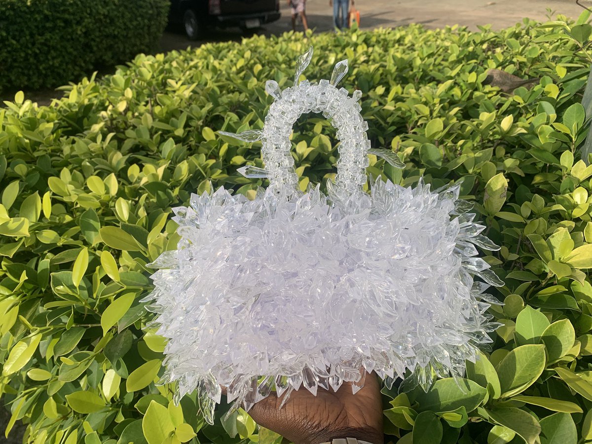 dr_olayideh's tweet image. Simple. Bold. Timeless. 
That’s #NeneBeadBags.
Style is in the details, and our beads never miss 🖤.

A quick reminder that I make beautiful beaded bags.
Christmas is coming 😍, get a gift for that woman behind your smile 😍

wa.me/2348067164635