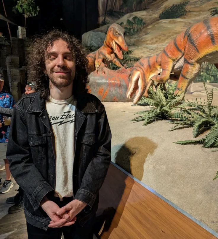 cshdoingstuff's tweet image. Ethan Ives with the dinosaurs