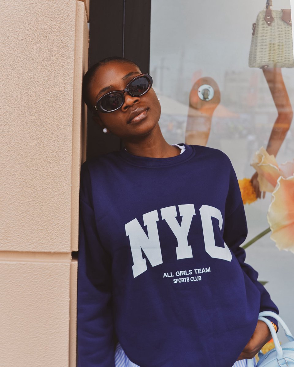 Billzo04's tweet photo. Proof you can wear a cozy sweatshirt and still turn heads at Fashion Week. Just add sunnies and confidence. 😎 #GTCOFashionWeekend
Photographed by me https://t.co/CKRWmcwjwn