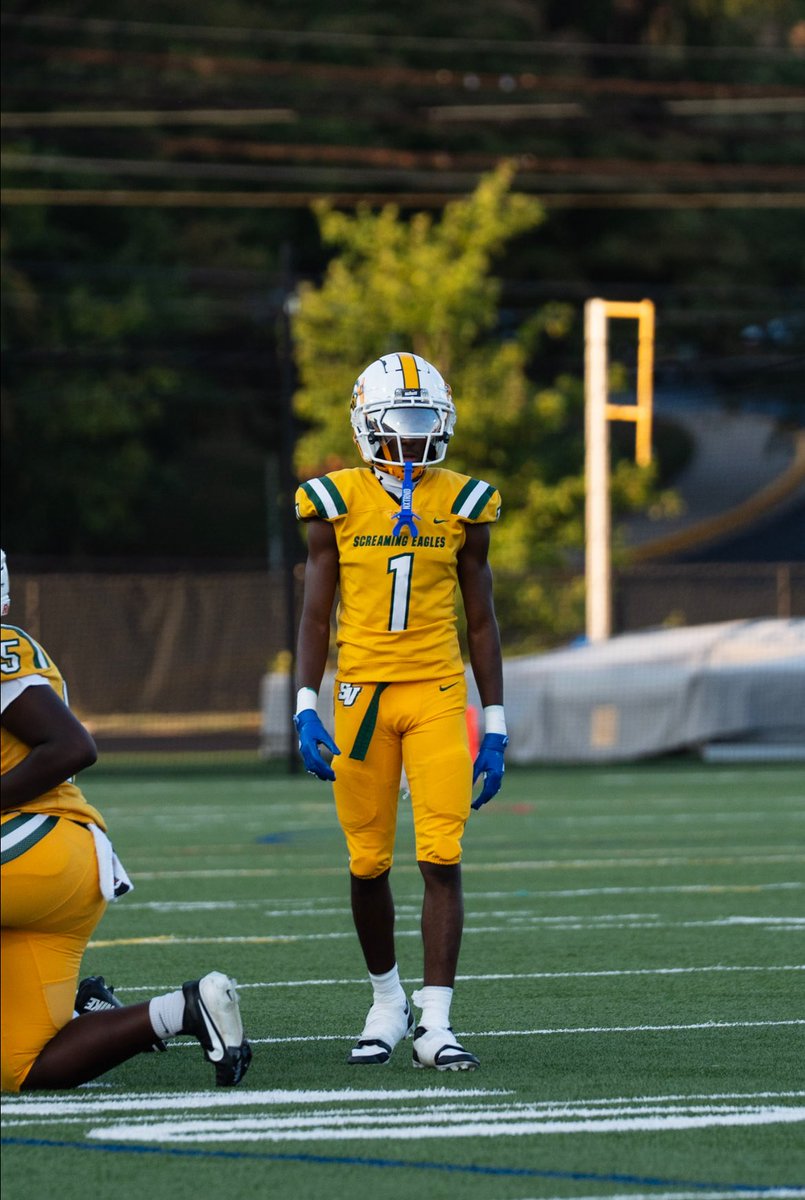 Junior Year Defensive Stats:

- 4 PBU’s 
- 2 Interceptions (not many targets)
- 18 Solo tackles
- 1 Fumble Recovery 
- 2 Force Fumbles  
#AGTG #Classof27 <a href="/CoachQ_SV/">Quintin Cosby</a>