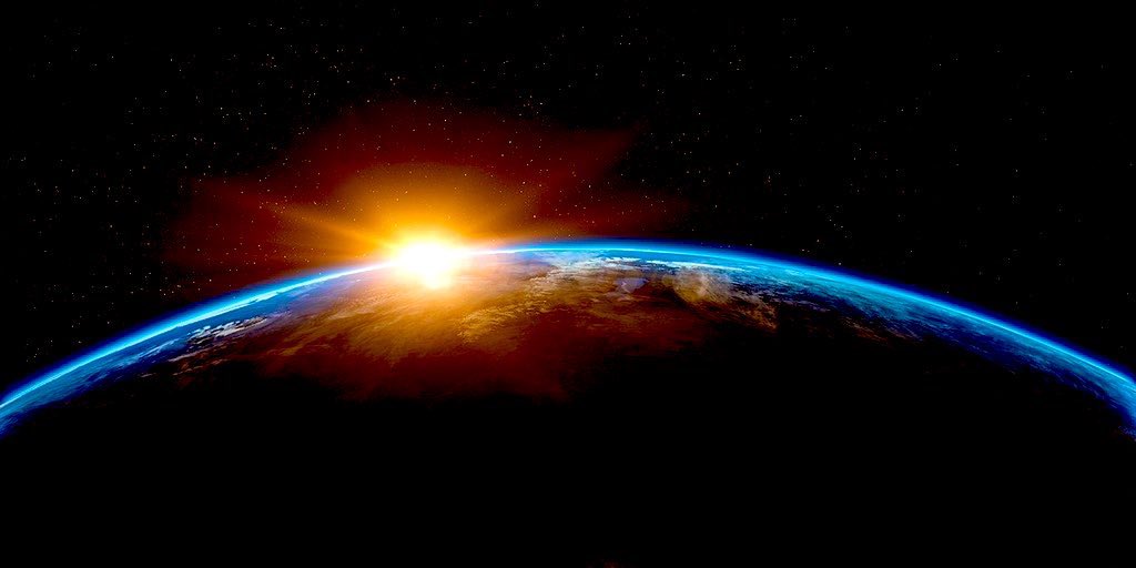 Also weiter geht‘s mit dem Sonnensturm, der sich wie ein Triple-Burger auf den Weg gemacht hat und mit Hot Chilli Speed auf uns zu rast ! Böse Zungen behaupten ja, dass der coronale Massenauswurf mit der höchsten Geschwindigkeit, die vor ihm im Rennen liegenden CME‘s*