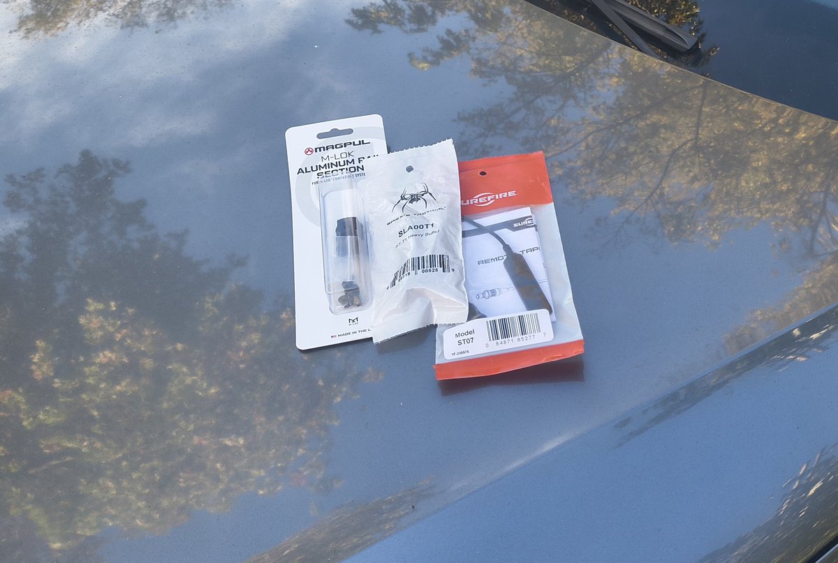 nomad_host_'s tweet image. Locals don&apos;t carry the good stuff 😉

#MailCall #projectbuild #rifle #riflelengthgassystem #barrelgang #fallweather