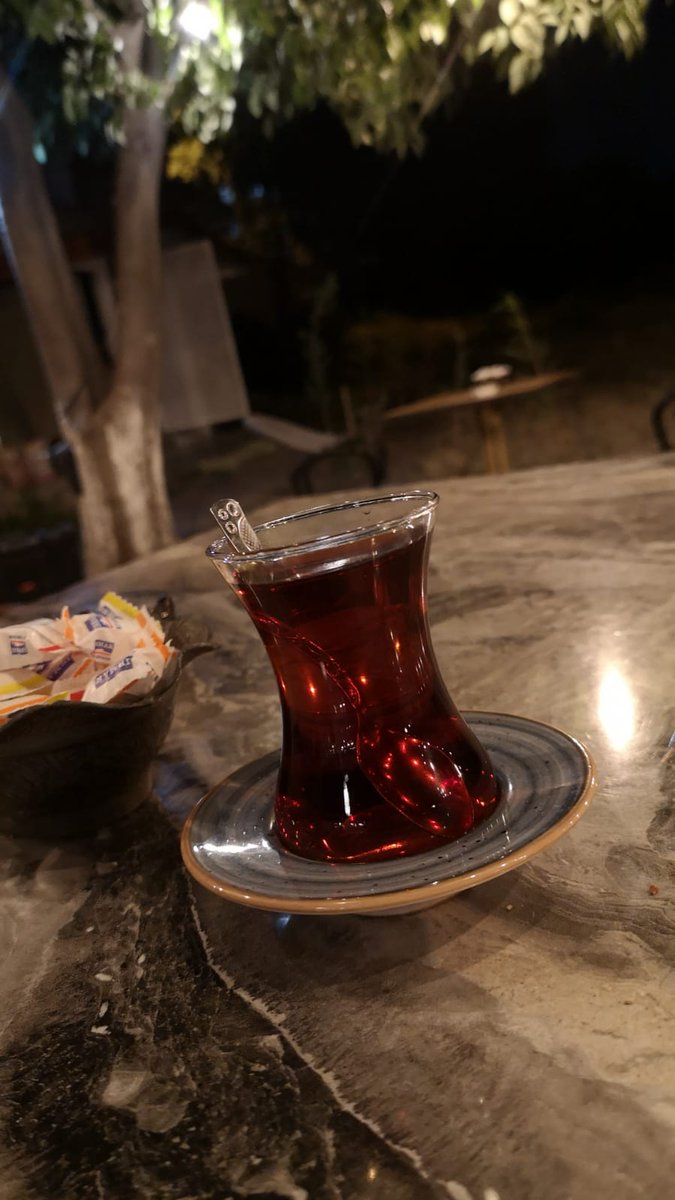 Dua almak nasıl iyi hissettiriyor şükür ki benim için paradan daha kıymetli bugün öyle çok dua aldım zengin oldum dua edenleriniz çok olsun inşallah 🤲