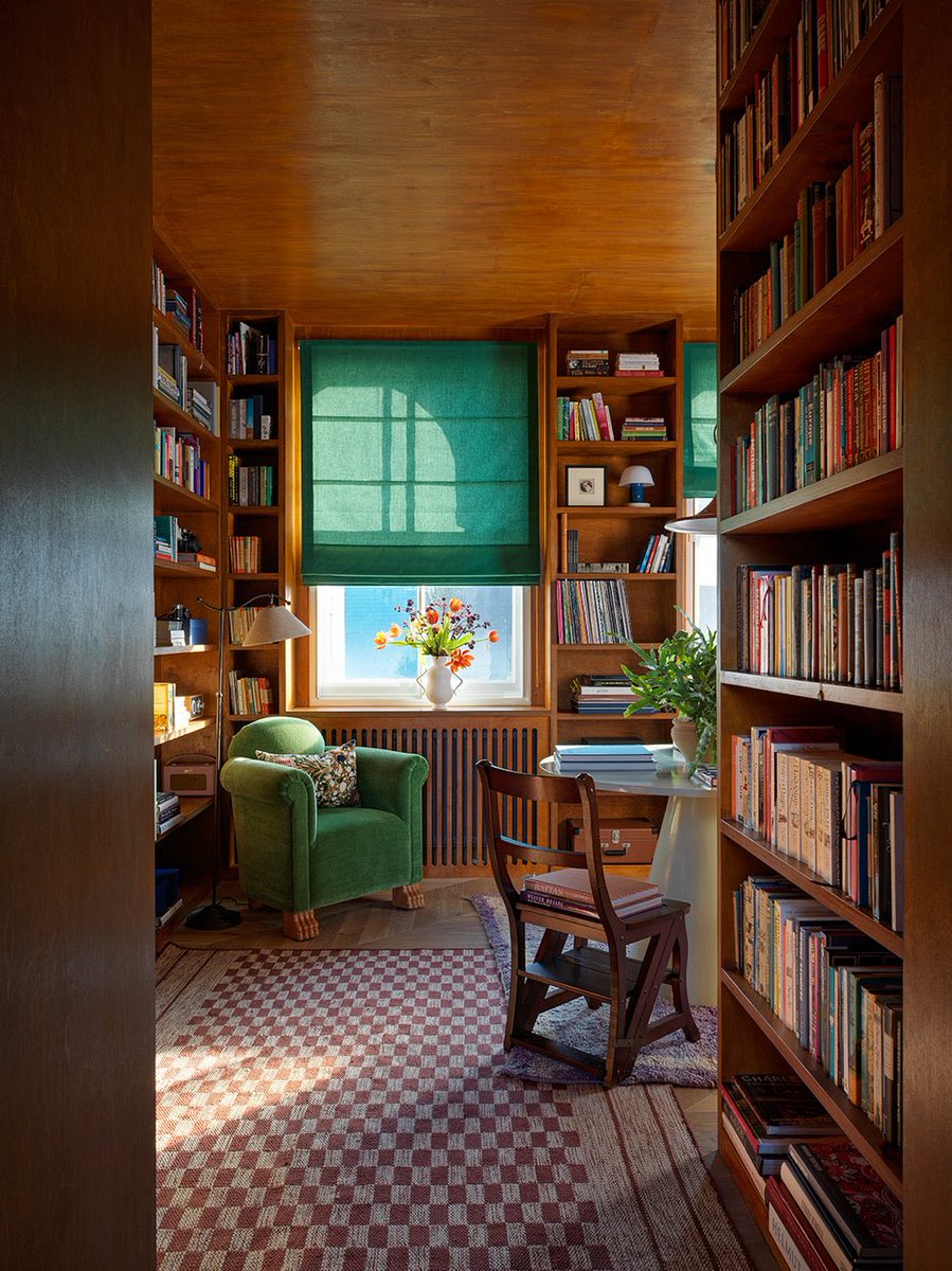 dearvotion's tweet image. Recently I've been quite obsessed with Beata Heuman’s interior design work, particularly this London flat.