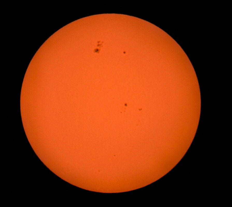 今朝の太陽
昨日大規模フレアが発生したとの事
10日にも発生したフレア
磁気嵐…