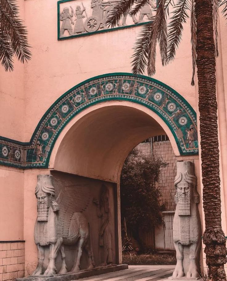 قاطعنا ب 2018.
قاطعنا ب 2021.
من بعد احتجاجات دامية، 
شهدها كل العالم ولم يحرك ساكن.
قاطعنا ب 2025.
بعد المقاطعة لثلاث دورات انتخابية لاتمثل أغلب الشعب العراقي شُرِعت قوانين تمس المقاطع وغير المقاطع ورغما عن انفه ، أفسدت هذه الحكومات وسرقت وتغولت في الباطل بكل صوره، 
🛑الآن: