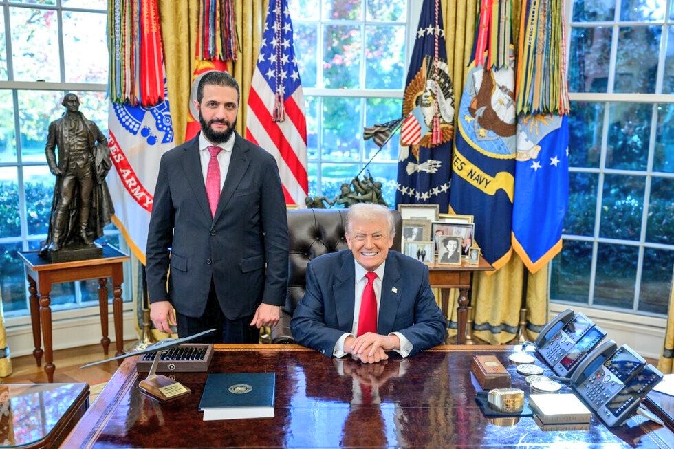 esperanza_py's tweet image. Atención trolls cartistas, linda oportunidad de ganar una platita de forma honesta: Avísenle a Trump que se le coló un &quot;ex&quot; terrorista en la Casa Blanca. ¿O ya fue perdonado como el que sabemos?