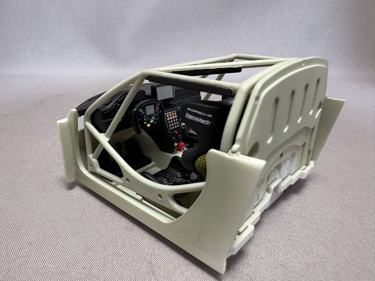 〜911RSR〜
コックピットもここまで出来ました😉
まう少しディテールアップしていきます🫡
#カーモデル #ポルシェ #911RSR #pinkpig  #36ブース  #porsche911 #パカパカギミック #ホビースペース36