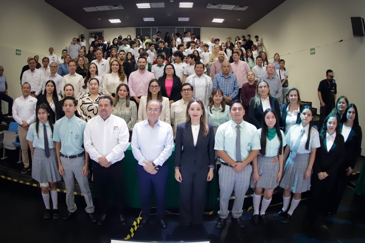 #NoticiasCOBAES |  Jóvenes de COBAES debaten sobre inteligencia artificial en el 11° Encuentro Estatal “Debate tu Mundo”