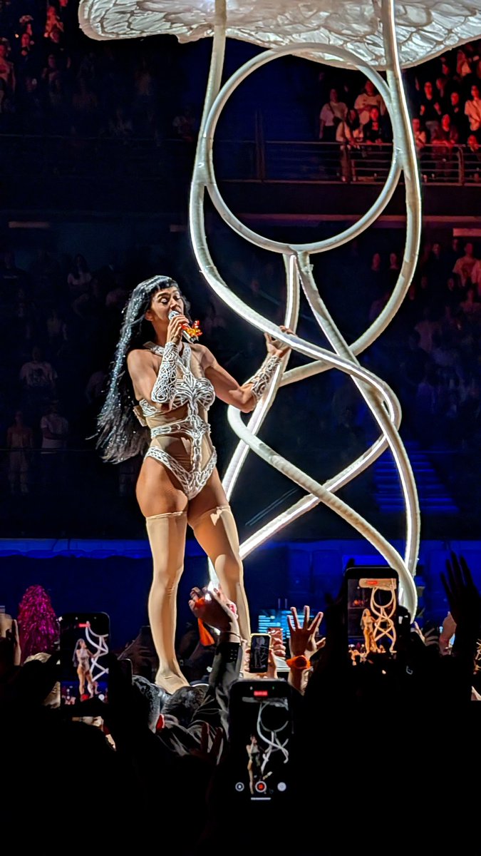 Guapa, guapa y guapa; reina, reina y reina <a href="/katyperry/">KATY PERRY</a>