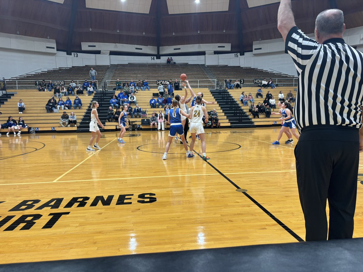 AddisonTimes's tweet photo. Shelbyville versus Waldron girls JV underway. Melia Cartwright opens with a 3 for the Bears on the first possession. https://t.co/BZSKoQeArb