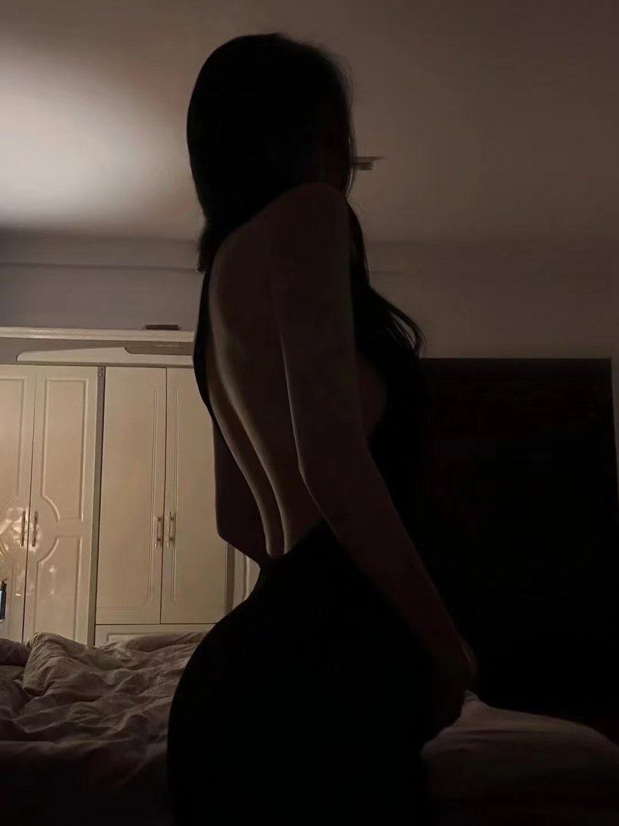 🖤御姐狗🖤
长的就是让爹爽的脸，当你的母狗不好吗，非要去外面闯荡
#母狗 #御姐 #女神 #无脑 
<a href="/wqganenshi_/">有稿投😁</a> <a href="/zplike/">黑心🖤教父</a> <a href="/DDDDBBHHH/">每日大赛（@帮转）</a>