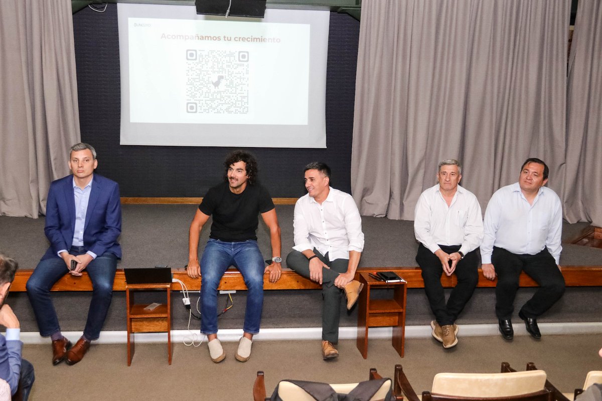 🌄 Se realizó la primera reunión del Clúster Minero, Petrolero y Energético de Mendoza, una alianza público-privada que impulsa empleo, innovación y desarrollo sostenible.
📍 En IMPSA, con +40 empresas, ASINMET, <a href="/UNCUYO/">UNCUYO</a>, <a href="/INTIargentina/">INTI</a> y <a href="/MuniGuaymallen/">Guaymallén</a>