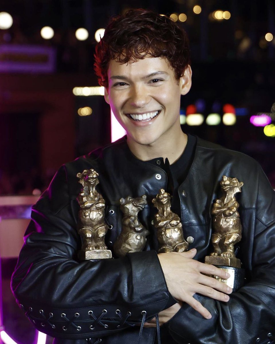 rudbergcrave's tweet photo. Happy Birthday to the multitalented Omar Rudberg! 🌟

Singer, songwriter, actor, CEO, dancer, model, and the most genuine soul, turns 27 today.

Here’s to even more music, inspiration, happy moments and success ahead! https://t.co/vJcORapQZs