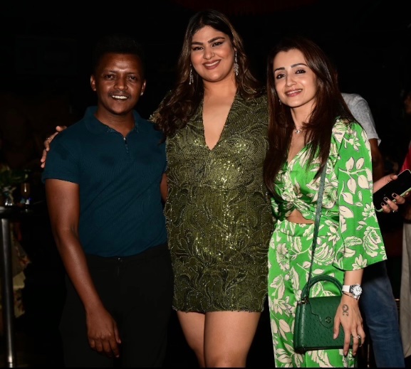 rycbar_NINENINE's tweet image. More pics of Trisha’s weekend celebrating her friend’s birthday✨❤️🧿 

@trishtrashers #Trisha❤️🧿