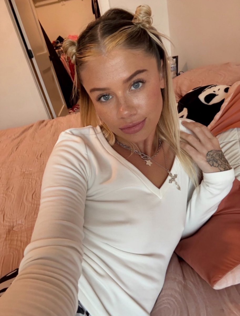 Lilly ♡ tweet media